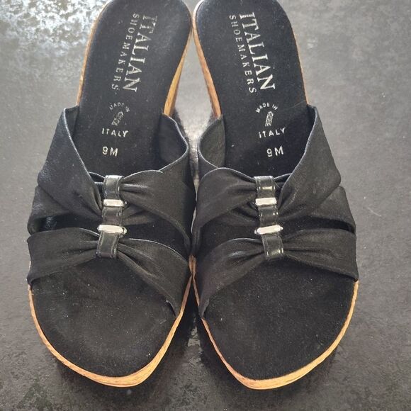 Italian Shoemakers Black Mules for Effortless Elegance - Picture 1 of 6